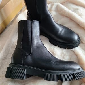 Zara Lug boot